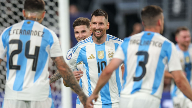 Mesi pret Kanādu iesit hokeja stilā, ievedot Argentīnu Copa América finālā