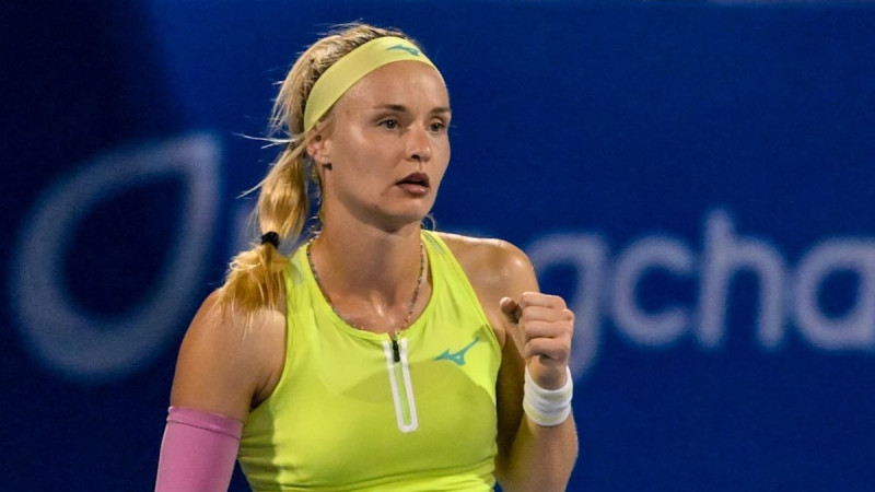 Pārsteidzošā Šramkova otro nedēļu pēc kārtas sasniedz WTA turnīra finālu