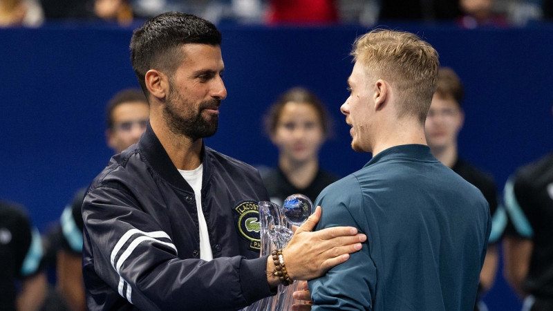 Šapovalovs pēc piecu gadu pauzes triumfē ATP turnīrā, izcīnot otro titulu