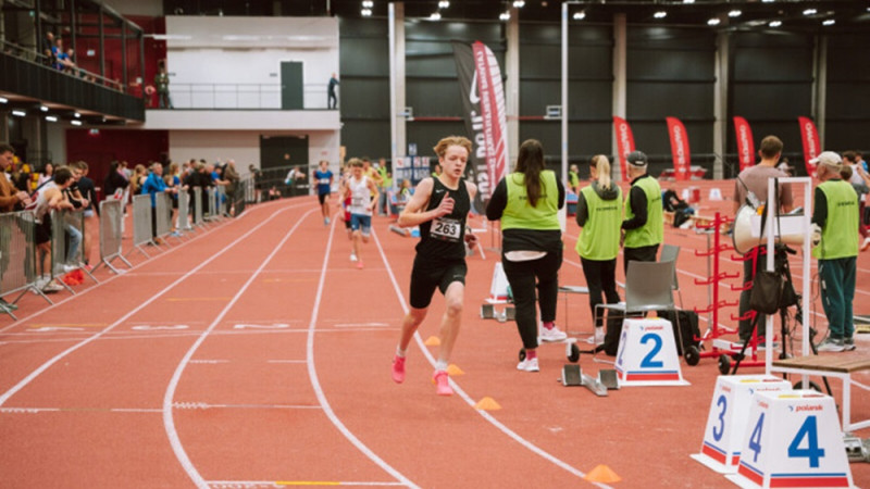 Arkādieši Vaisjūns, Savins un Malnača uzstādījuši Latvijas rekordus U16 grupā 1500m un 60m