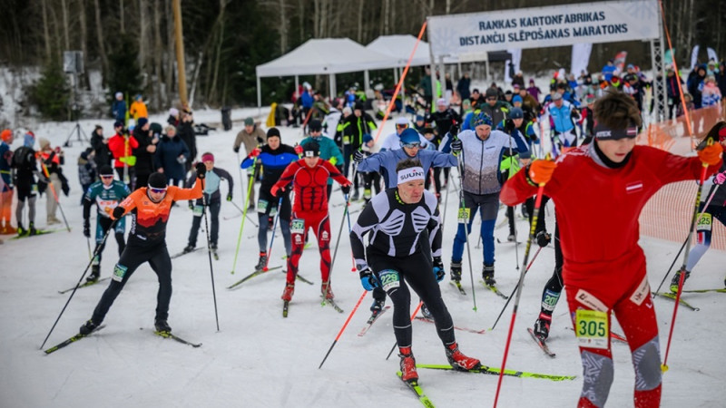 Olimpietim Ģērmanim ar rekordu un ultratriatlonistei Špatei pirmās uzvaras Rankas Kartonfabrikas 100km