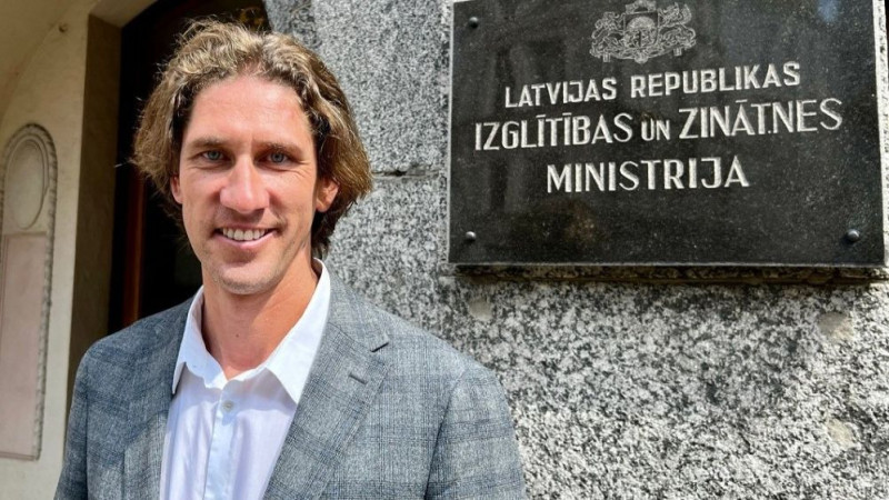 IZM neiebilst pret Samoilova dalību reklāmās, ja tās atbilst "vispārpieņemtām ētikas normām"