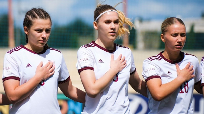 Latvijas jaunās futbolistes klūp aiz Maltas, izšķirošā spēle gan vēl priekšā