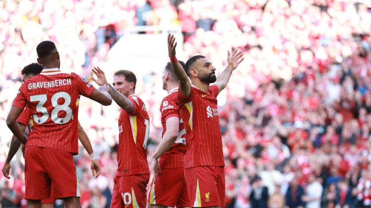 "Liverpool" iesit piecus un mēnesi pirms beigām tiek kronēta par Premjerlīgas čempioni