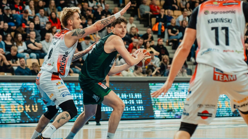 Bijušais Latvijas jaunatnes izlašu basketbolists Hlebovickis noslēdz sezonu Polijā