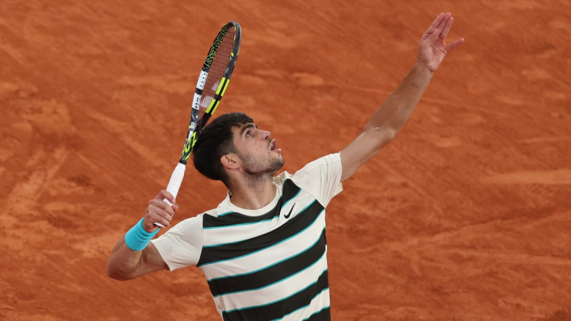 Alkarass priekšlaicīgi pārspēj Muzeti un otro gadu pēc kārtas tiek "French Open" finālā