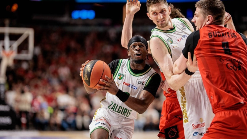 "Žalgiris" smagā kaujā Viļņā paglābjas no otrā apkaunojuma finālsērijā