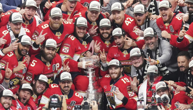 Balinskis un "Panthers" otro gadu pēc kārtas izcīna Stenlija kausu
