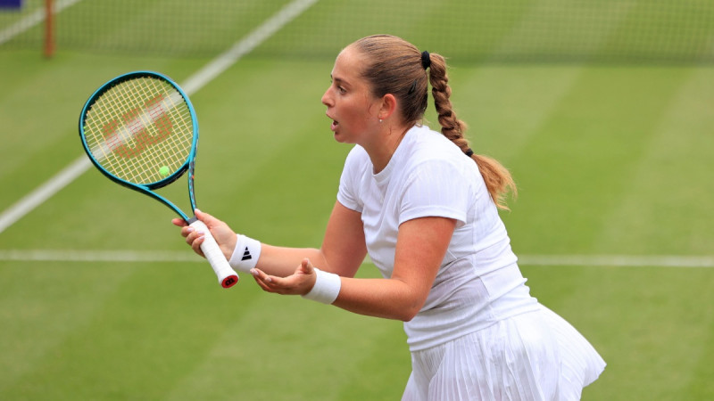 Ostapenko sāk ar 6:0, taču priekšlaicīgi noslēdz Īstbornas 1/8 finālu