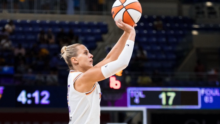 Laksa bez punktiem zaudējumā WNBA vadošo komandu cīņā