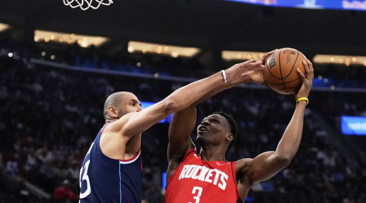 Porziņģa pārstāvētā Atlantas "Hawks" pārvilina NBA debitējušu afrikāņu centru