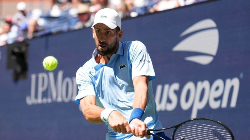 Džokovičs un Frics tiek tālāk "US Open", piektais numurs atsakās turpināt