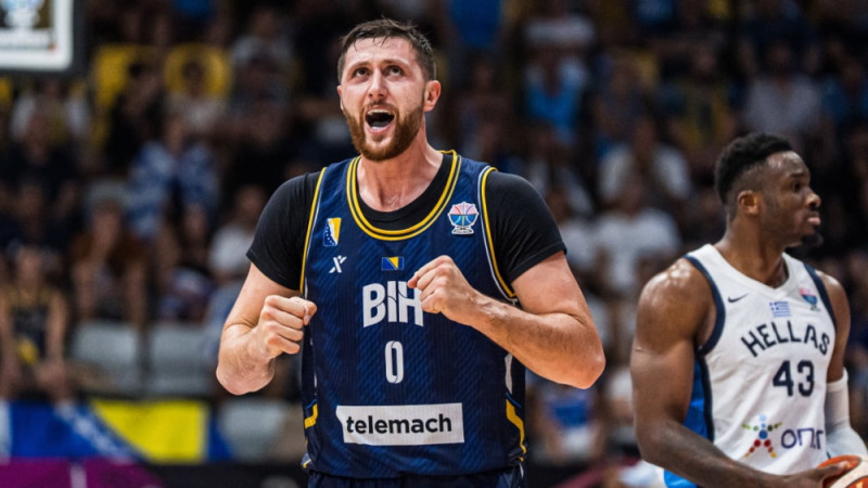 Bosnieši iekarst ar 18-0 izrāvienu un sagādā grieķiem pirmo zaudējumu