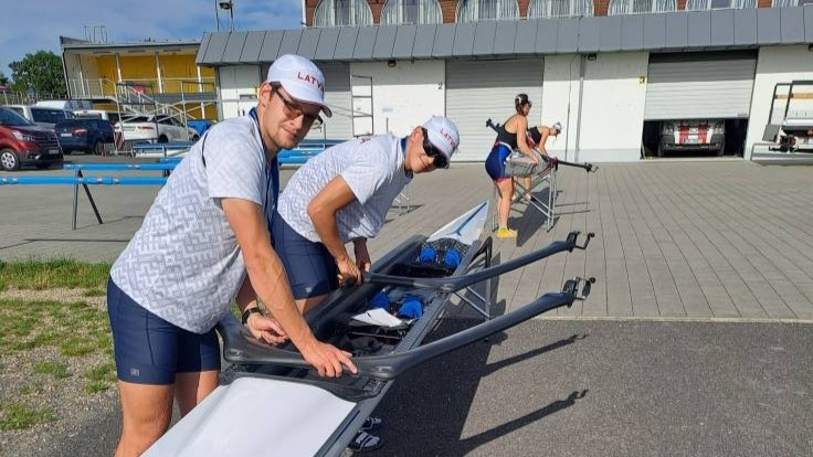 Latvijas airētāju divnieks tieši aiz goda pjedestāla Eiropas U23 meistarsacīkstēs