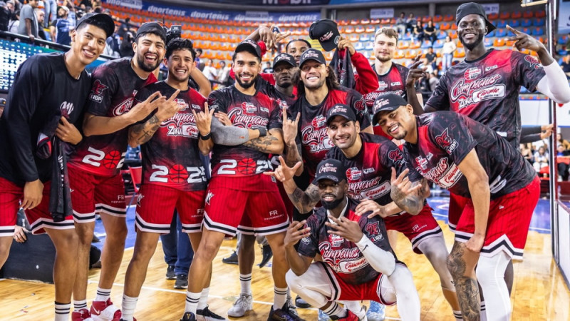 Helmanis un sarkanie velni iekļūst Meksikas čempionāta finālā