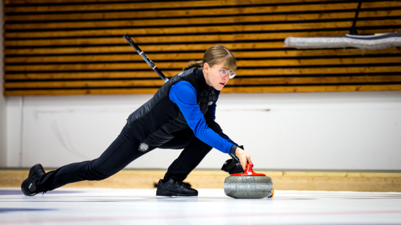 Latvijas čempionātā sievietēm augstas likmes, sākas cīņa par zeltu un dalību Eiropas kērlinga elitē