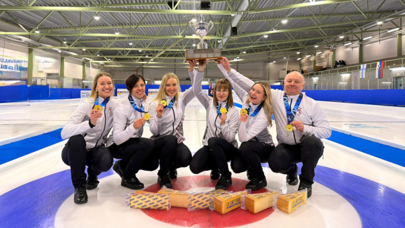 Latvijas sieviešu kērlinga izlase izcīna Eiropas čempionāta B divīzijas zeltu