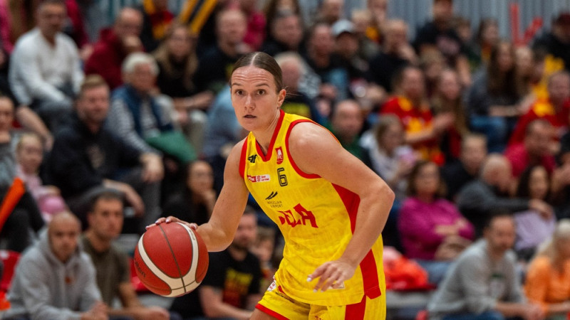 Ketija Vihmane un Digna Strautmane iemet 20, Rožlapam pirmais zaudējums