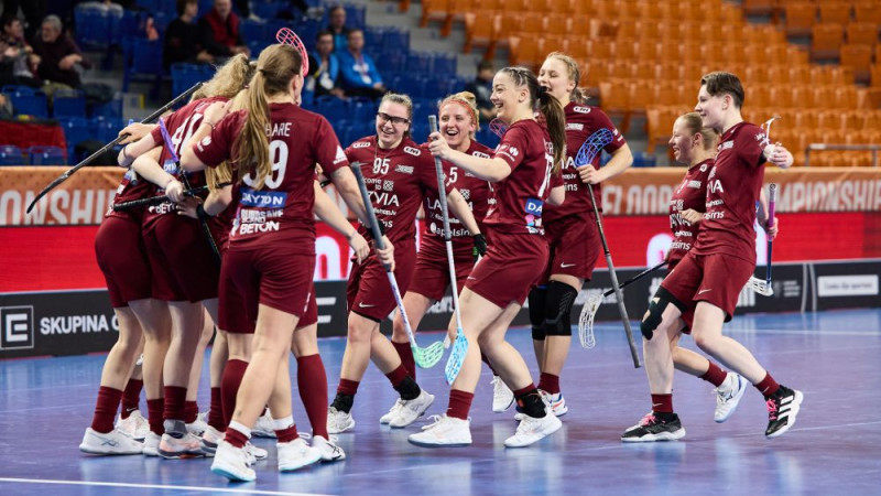 Florbolistes dramatiskā galotnē nosargā uzvaru un iekļūst ceturtdaļfinālā