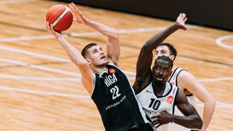 "VEF Rīga" bez vairākiem līderiem otrajā puslaikā nolauž pērnaviešu pretestību