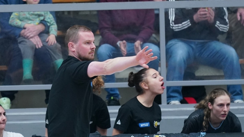 Matīss Rožlapa astoto reizi uzvar "ALBA Berlin", Katrīnai Ozolai 25 punkti