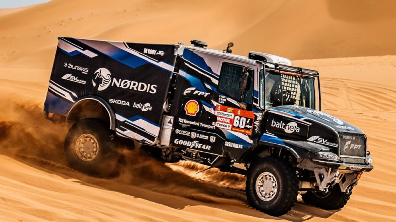 Lietuviešu pilots Žala vēsturiski kļūst par Dakaras rallija līderi