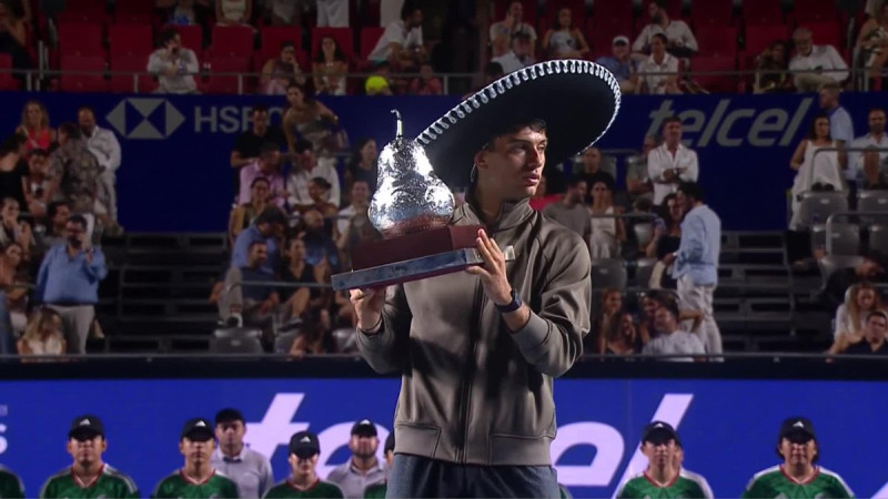 Kobolli triumfē Akapulko "ATP 500", izcīnot karjeras trešo nozīmīgo titulu