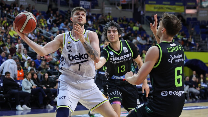 Punktiem bagātā latviešu duelī Zoriks pārtrumpo Žagaru, "Fenerbahçe" beidzot atkal uzvar