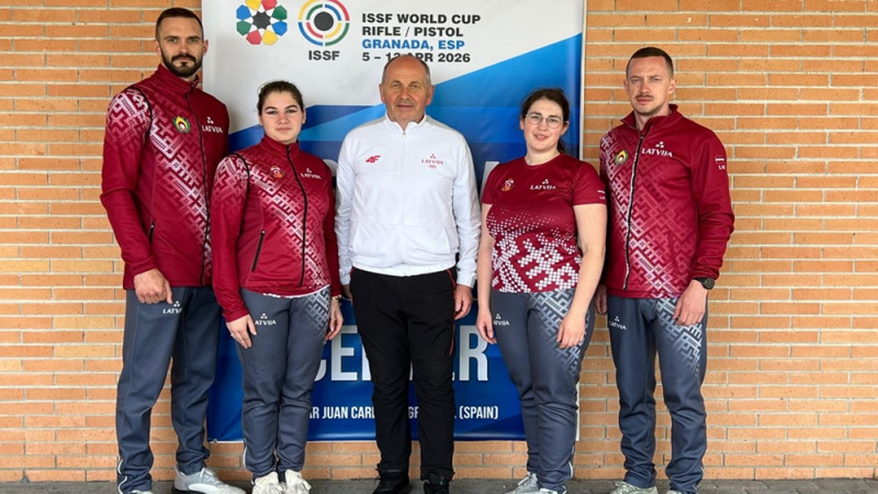 Latvijas abi pāri Top15 Pasaules kausā šaušanā Granadā