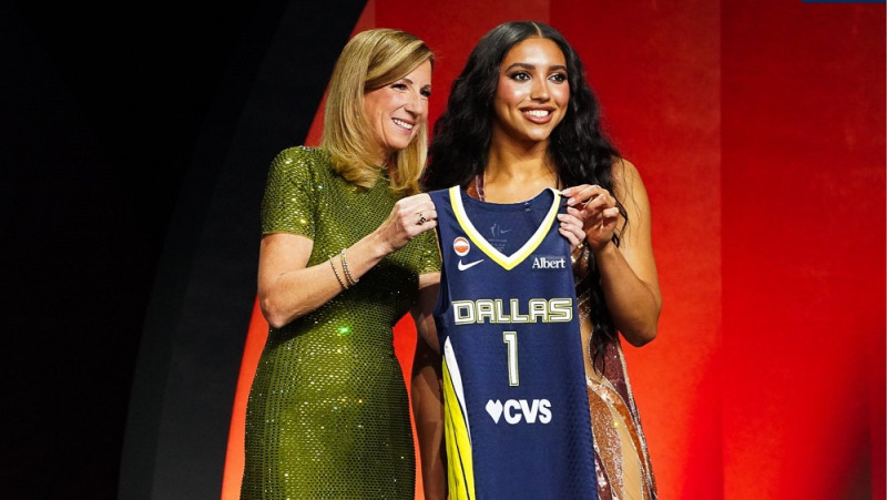 Laksas treneris WNBA draftā apvieno "UConn" superduetu, Spānijai vēsturiska nakts