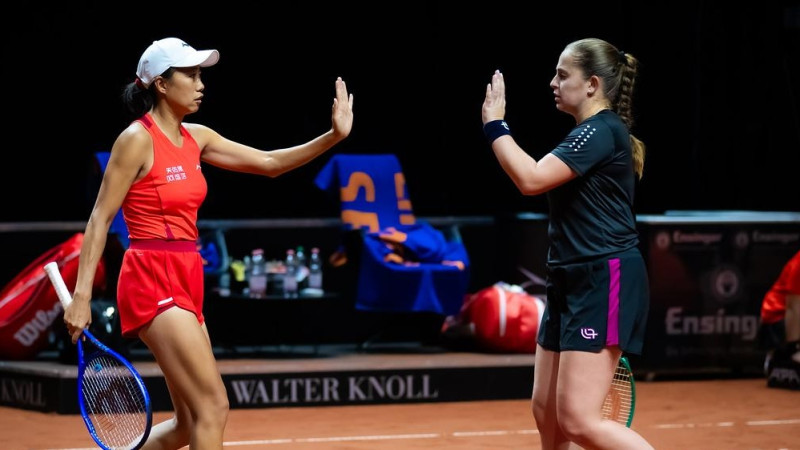 Ostapenko/Džana sasniedz Štutgartes "WTA 500" pusfinālu