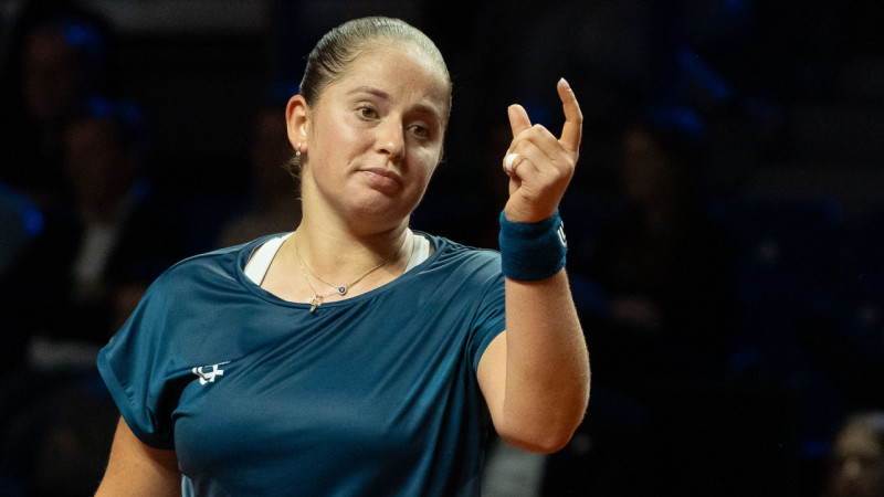 Ostapenko atkāpjas uz 40. vietu WTA rangā, Semeņistaja 112.