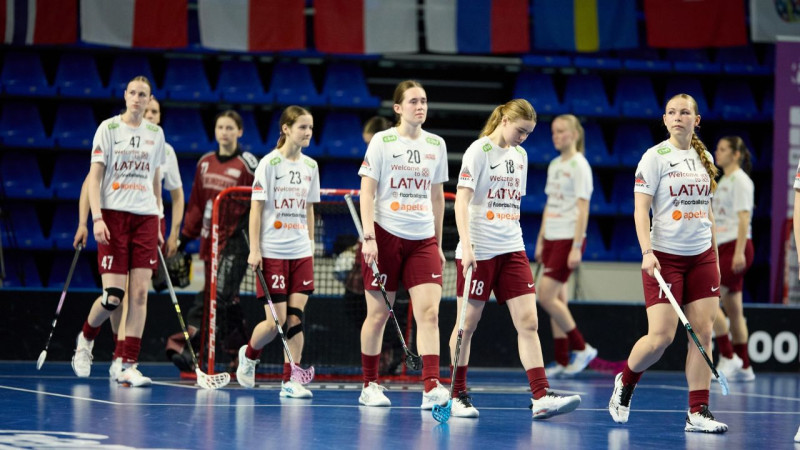 Juniores neatrod atslēdziņu dāniešu vārtiem un finišē 8. vietā