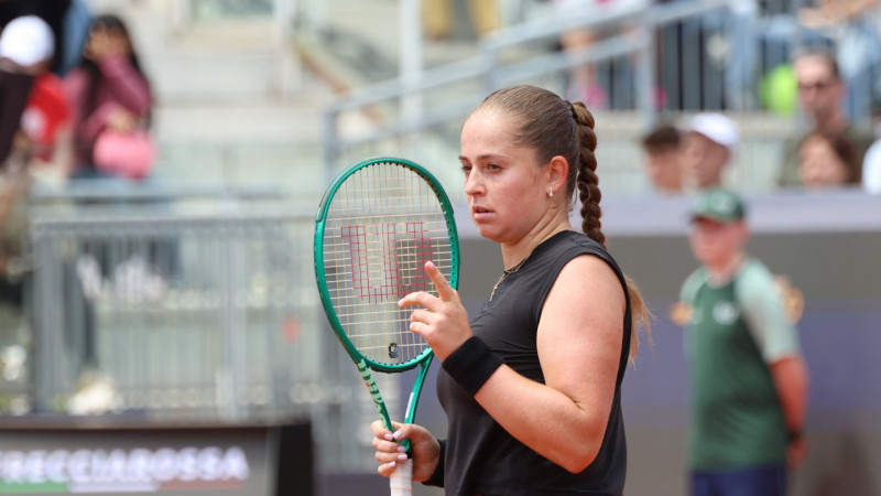 Ostapenko salīdzinoši viegli tiek Romas 1/4 finālā