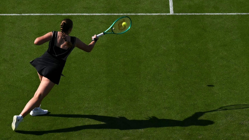 Ostapenko cīnīsies par Īstbornas 1/4 finālu