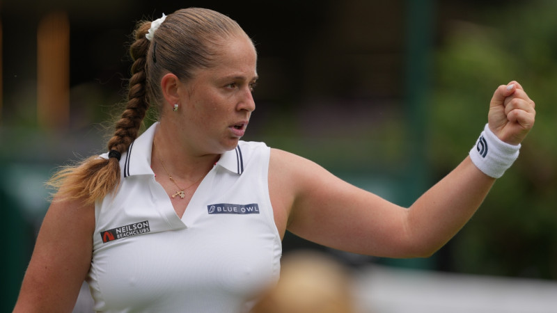 Ostapenko grauj un iesoļo Vimbldonas trešajā kārtā