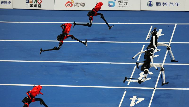 Sacensības kā no zinātniskās fantastikas: robotu sporta rekordi un grūtības
