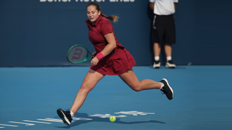 Ostapenko grauj un ietraucas Uhaņas otrajā kārtā