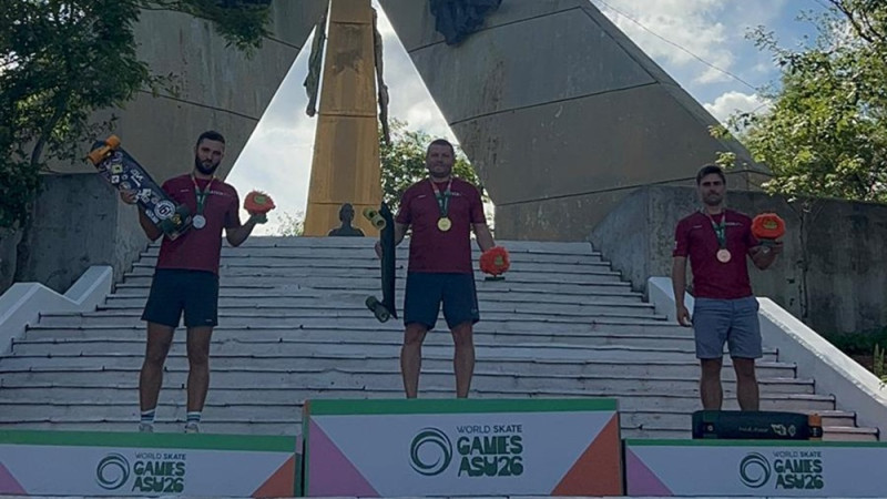 Arī speciālajā slalomā pasaules čempionātā skeitbordā viss pjedestāls latviešiem, Kuzminam otrais tituls